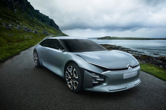  Về động cơ Citroën CXperience Concept được trang bị hệ dẫn động plug-in hybrid hiện đại với công suất từ 260 đến 300 mã lực. 