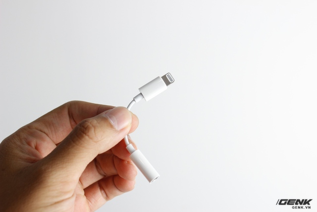  Phụ kiện mới trên iPhone năm nay: Adapter chuyển từ Lighting sang 3.5mm 