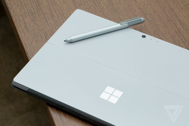  Microsoft Surface Pro 4. 