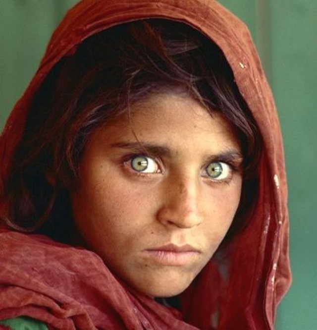  Cô gái Afghan năm xưa... 