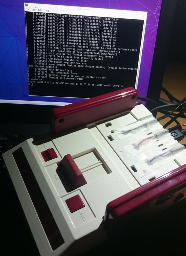  Phiên bản được sử dụng là Famicom cho thị trường Nhật Bản 