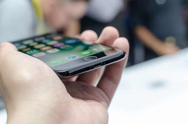 Apple loại bỏ jack cắm tai nghe trên hai model iPhone mới nhất của mình.