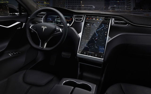 Được nhắc đến rất nhiều về các đột phá công nghệ nhưng Tesla lại bị chê bai vì chất lượng nội thất/hoàn thiện kém.