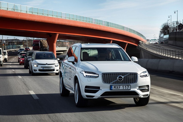  Volvo XC90 Drive Me. 