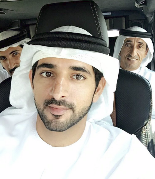 
Thái tử Sheikh Hamdan bin Mohammed bin Rashid Al Maktoum xứ Dubai. Anh có cuộc sống và những chuyến phiêu lưu đáng ghen tỵ, thường xuyên được chia sẻ với 5,1 triệu người theo dõi trên Instagram.
