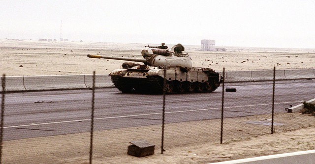  Xe tăng Type 69 của Iraq trên đường vào thành phố Kuwait trong Chiến tranh vùng Vịnh. 