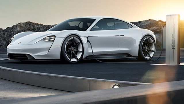  Porsche: Mission E của Porsche là mẫu siêu xe động cơ điện đầu tiên được dự tính đưa vào sản xuất chính thức. 