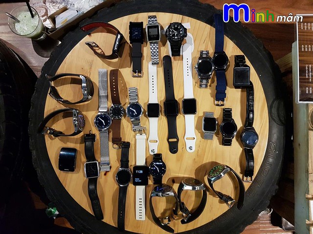 
Những chiếc smartwatch phổ biến được mang đến cho thành viên trải nghiệm
