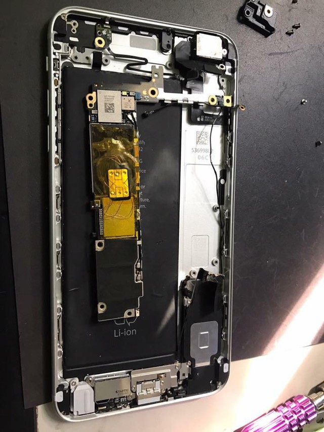  Một vài trường hợp iPhone Lock được câu SIM ghép vào trong máy 