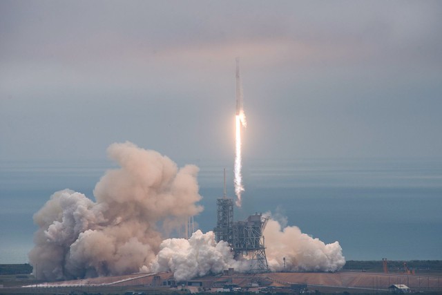  Falcon 9 được phóng đi từ bãi phóng 39A. 