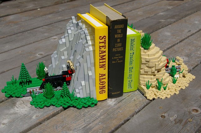 
Bộ kẹp sách LEGO tàu anh qua núi, rất thú vị và đẹp mắt
