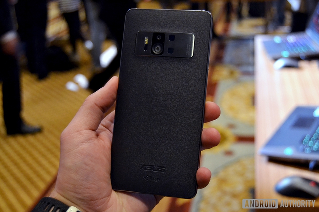 ASUS ZenFone AR, smartphone đầu tiên có 8GB RAM. 