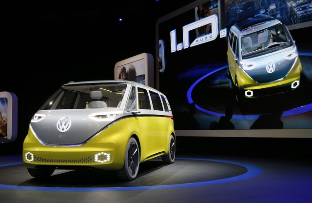 
4. Volkswagen ra mắt bản microbus công nghệ cao, chiếc xe điện này có thể chạy được 430km chỉ với một lần sạc
