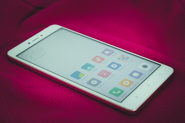  Redmi Note 4X sở hữu màn hình 5.5 inch Full HD IPS, có thể đánh giá là một trong những màn hình có chất lượng tốt nhất trong phân khúc. 