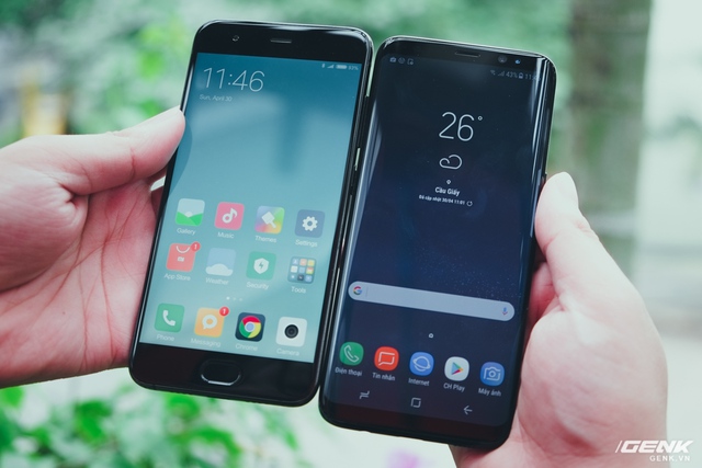  Mặc cho những điểm cộng trên của Mi 6, tôi vẫn cho rằng Galaxy S8 sẽ là sản phẩm thu hút được sự quan tâm của người dùng hơn, không chỉ bởi thương hiệu mà còn là vì màn hình Infinity Display quá đẹp, quá độc và quá tương lai. 