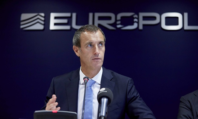  Giám đốc Europol ông Robert Wainwright 