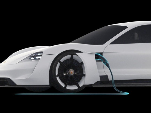  Xe của Porsche có thể sạc được 80% pin chỉ trong 15 phút. Trong một lần sạc đầy, nó có thể chạy được 500km. Trong khi đó, đối thủ của Mission E là Tesla Model S với pin 90KWh chỉ có thể chạy được 473km trong một lần sạc đầy. Theo Blume, sản phẩm thương mại vẫn sẽ có khả năng sạc 15 phút được 80% pin như bản concept. 