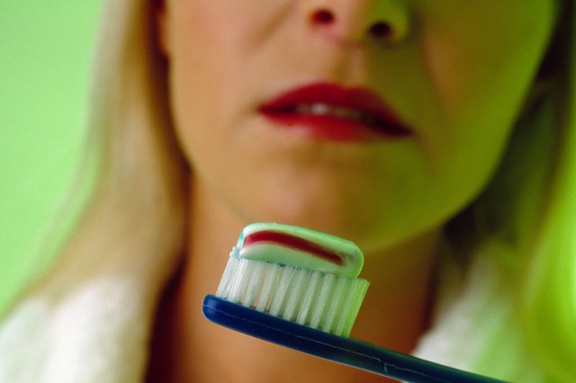 Lượng vi khuẩn Proteobacteria trong đường ruột lập tức gia tăng, sau khi những người phụ nữ chuyển sang sử dụng kem đánh răng có triclosan