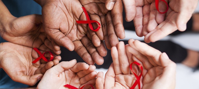  Xã hội hóa và tư nhân hóa cần được khuyến khích để tiếp tục phát triển công tác phòng chống và điều trị HIV 