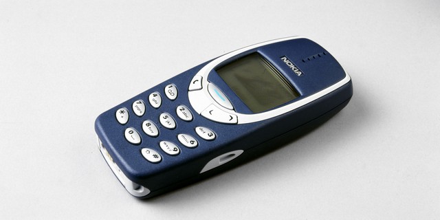  Nokia 3310 thế hệ đầu tiên ​ 