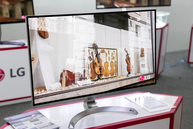  LG 27MP89HM với kích thước 27 inch, độ phân giải Full HD, sRGB > 99% và thiết kế viền siêu mỏng 