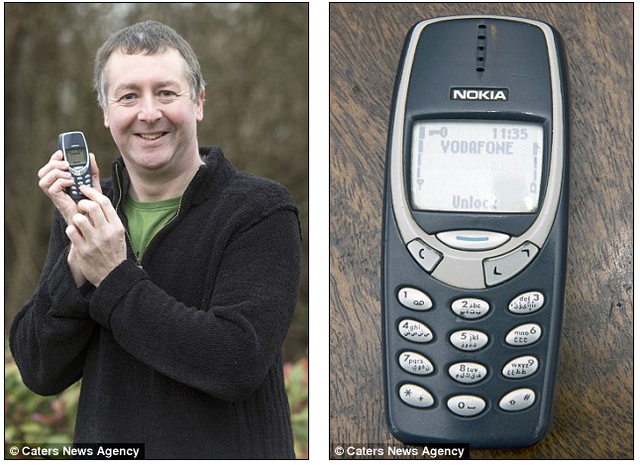  Một người lính Anh đã gắn bó với chiếc Nokia 3310 suốt 17 năm. 