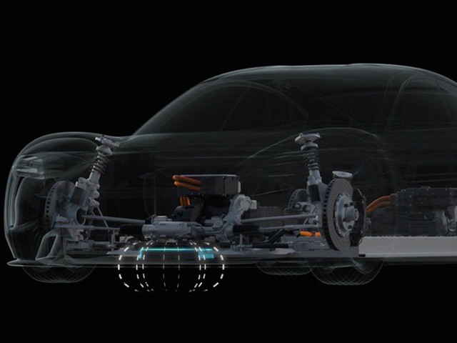  Nó cũng hỗ trợ công nghệ sạc cảm ứng nên các chủ xe có thể đỗ xe trên một tấm sạc để sạc xe mà không cần phải cắm dây. 