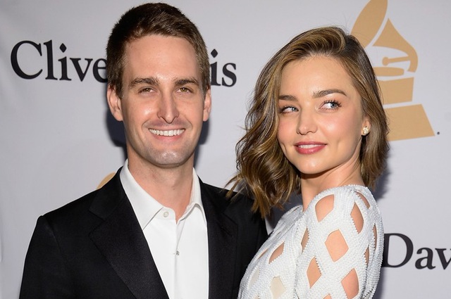  Siêu mẫu Miranda Kerr và vị hôn phu Evan Spiegel, CEO Snapchat. 