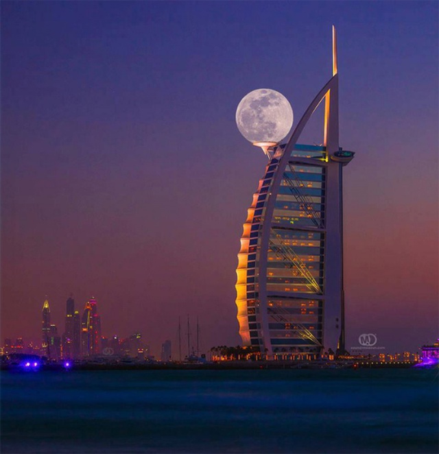  Siêu trăng đang nghỉ ngơi ở Dubai trước khi thực hiện tiếp chuyến hành trình của mình 