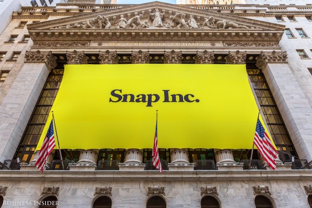  Banner khổng lồ của Snap trên Sở Giao Dịch Chứng Khoán New York (NYSE) cho thấy độ nóng của IPO. 