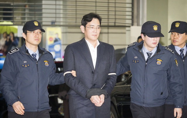 Phó chủ tịch Samsung Jay Y. Lee bị truy tố hàng loạt tội danh, trong đó có đưa hối lộ.