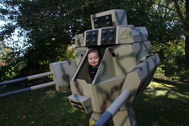  Cuối cùng, bộ giáp chiến binh robot đã hoàn thành, sẵn sàng cùng cha con Geraint chinh phục cả thành phố 