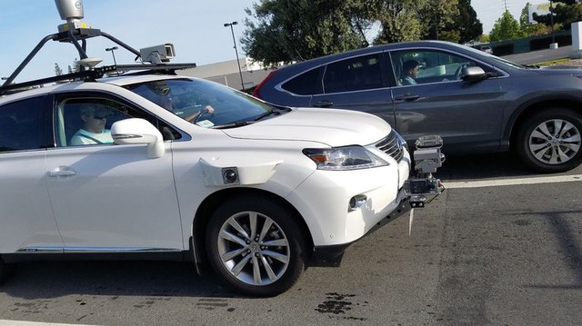Apple thử nghiệm công nghệ xe tự lái trên Lexus RX450