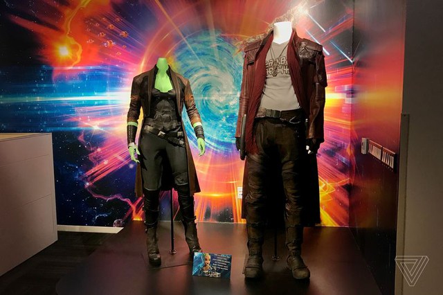  Bộ đồ của Gamora và Star-Lord. 