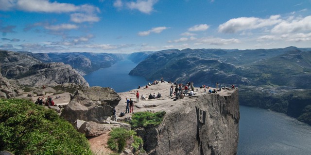  Mỏm Preikestolen 