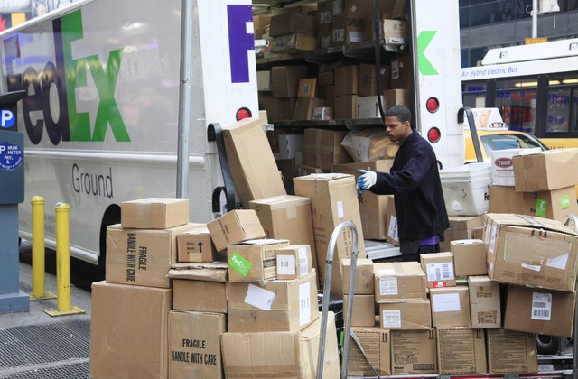 Gã khổng lồ FedEx trở thành nạn nhân