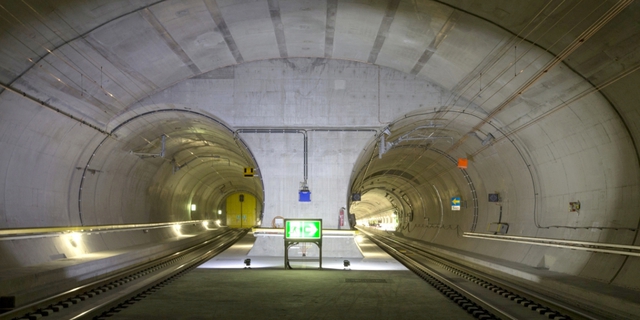  Hầm ngầm Gotthard. 