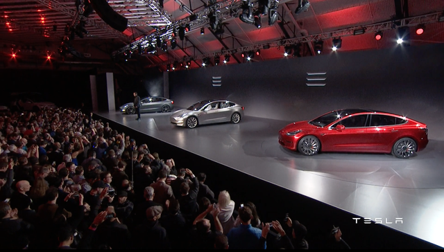  Quang cảnh buổi ra mắt chiếc Tesla Model 3. 