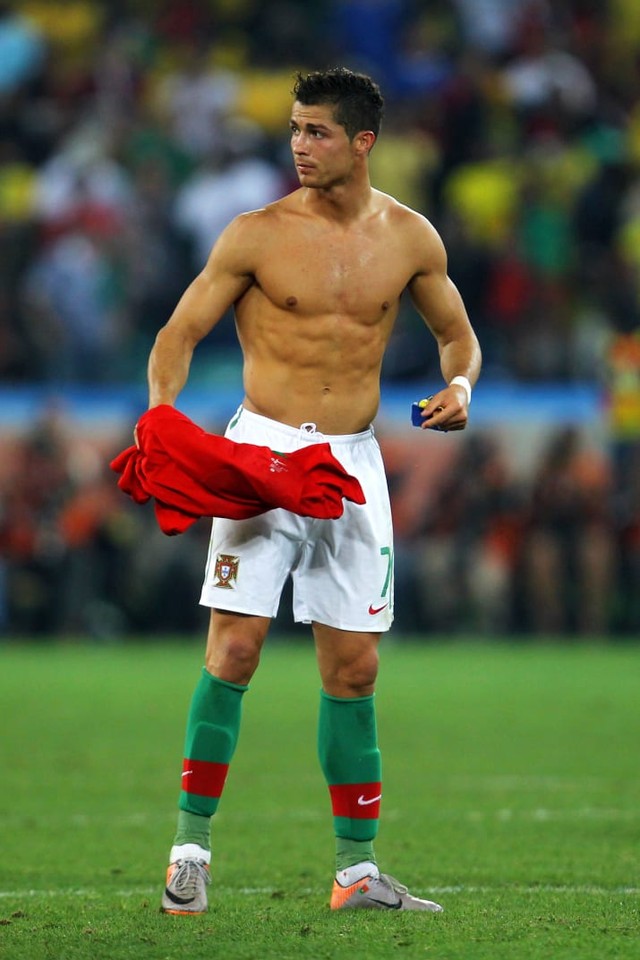  Cristiano Ronaldo - siêu sao tài sắc vẹn toàn 