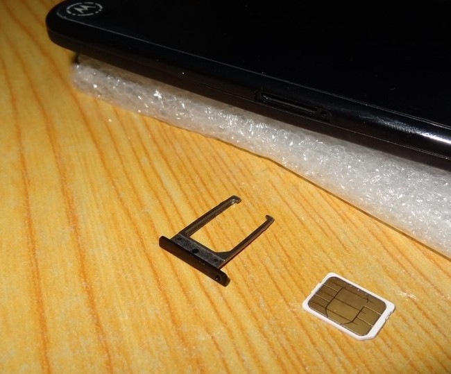 Moto X dùng SIM “siêu nhỏ” giống iPhone 5