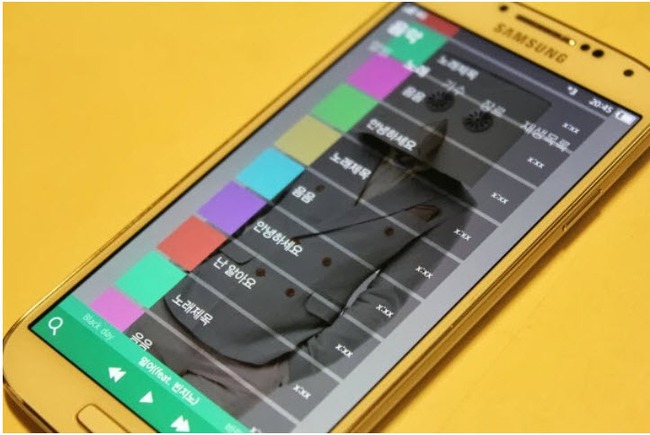 Xuất hiện ảnh thực tế Galaxy S4 chạy hệ điều hành Tizen