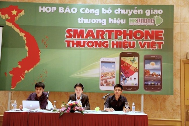  Sau 2 năm có mặt tại Việt Nam, HKPhone đã phát triển thành thương hiệu quy mô lớn với hơn 120 showroom bán lẻ chuyên biệt.