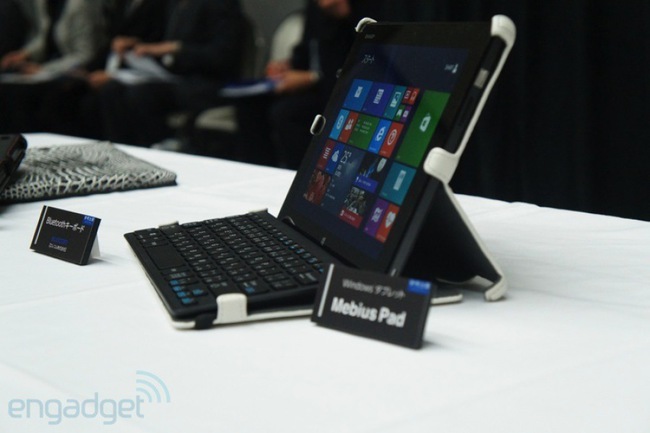 Sharp trình làng siêu tablet chống nước chạy chip Intel Bay Trail