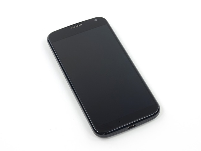 “Mổ bụng” Moto X: Linh kiện cao cấp, bố trí hợp lý
