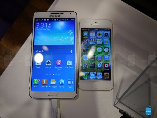 Galaxy Note 3 vs iPhone 5: Đọ sắc đọ tài