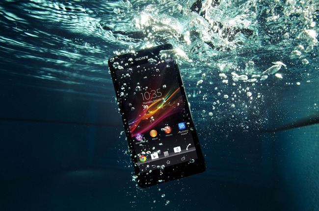 Smartphone chống nước Xperia ZR chính hãng giảm giá 1,5 triệu đồng tại Việt Nam