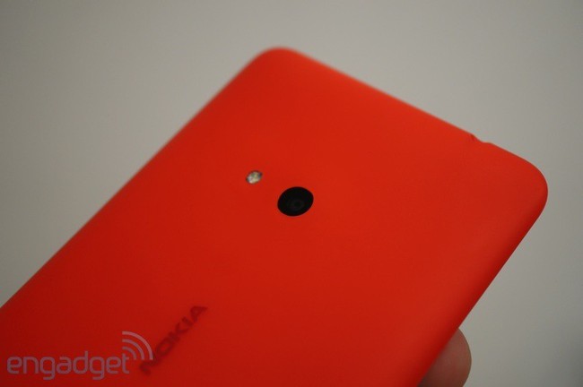  Lumia 625 được trang bị camera sau độ phân giải 5 megapixel trong khi camera trước có độ phân giải VGA.