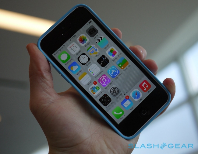 Cận cảnh iPhone 5C: Truyền nhân của iPhone 5