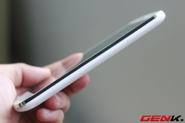 Đánh giá Q-Smart S53: Smartphone 2 sim màn hình lớn, pin "trâu"