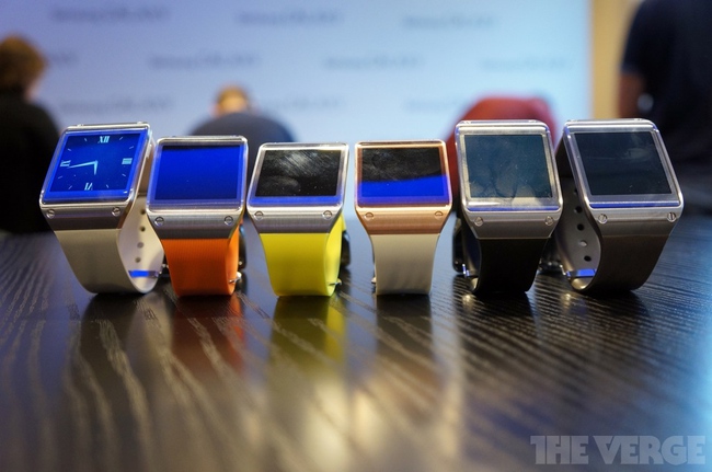 Samsung chính thức ra mắt đồng hồ thông minh Galaxy Gear: Thiết kế thô, hạn chế tương thích